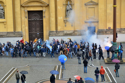 04_Protesting that FC Bayern won.jpg