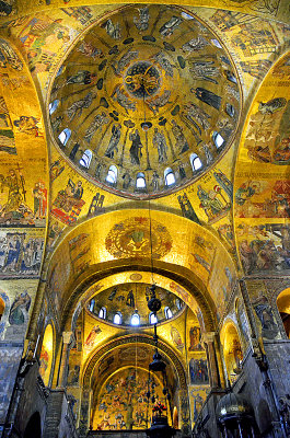 14_Inside the Basilica.jpg