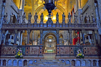 15_Inside the Basilica.jpg