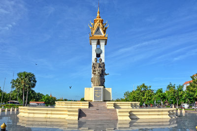 09_Cambodia-Vietnam Friendship Monument.jpg