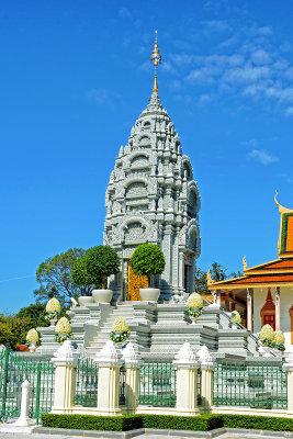 35_Stupa of Princess Kantha Bopha.jpg