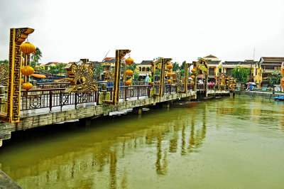 07_A bridge over Thu Bon River.jpg