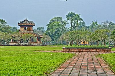 01_Visiting Hue on a hazy day.jpg