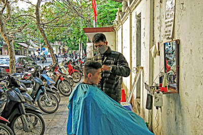 39_An outdoor barber.jpg