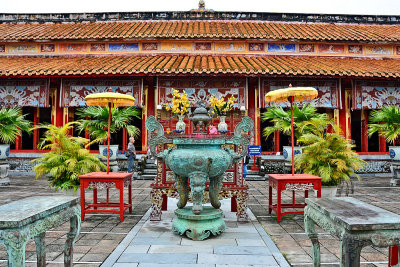 27_A temple to worship the 9 Nguyen Emperors.jpg