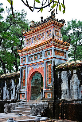 24_Gate of Hoa Khiem Temple.jpg