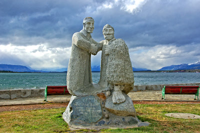 06_Puerto Natales_Stone sculpture at the waterfront.jpg