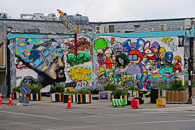 10_A huge piece of street art.jpg