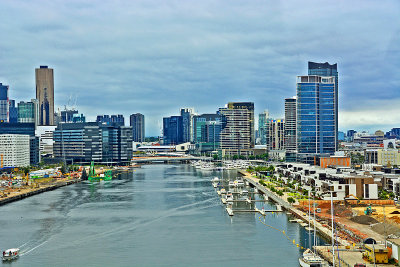 10_Melbourne Harbour seen from the bus.jpg