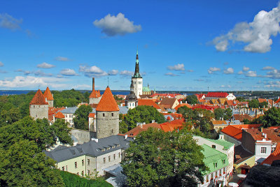 29_Tallinn Old Town seen in 2007.jpg