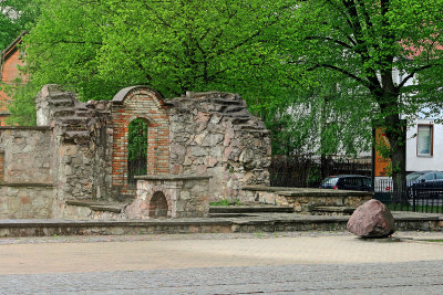 32_Great Choral Synagogue ruin seen from the bus.jpg