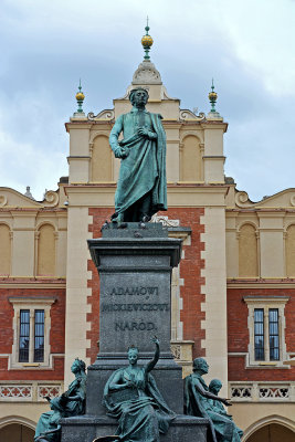 44_Krakow_Adam Michiewicz Monument.jpg
