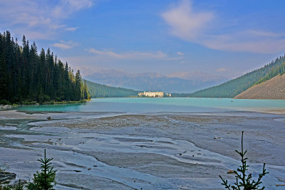65_Looking back at Chateau from the end of Lake Louise.jpg