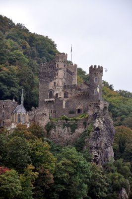 27. A Castle on a Rock! 14th Century Rheinstein Castle