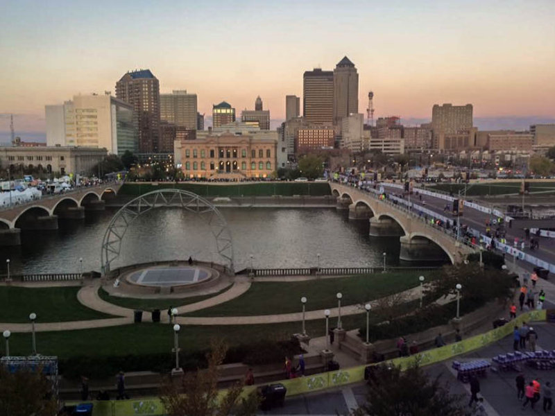 View Des Moines Marathon Start Area from Leslies Room.jpg