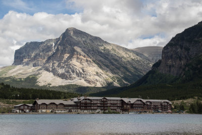 Many Glacier Hotel