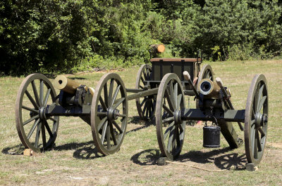  2 cannon and ammo caisson