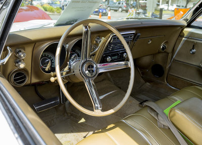 w Chevy Camero 1967 gold interior.jpg