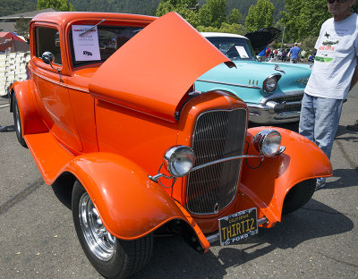 w Ford 3 window Coupe 1932 orange.jpg