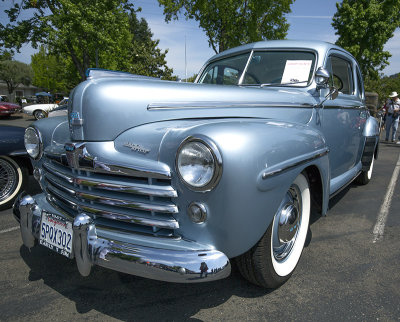 w Ford 1947 Coupe Super Deluxe.jpg