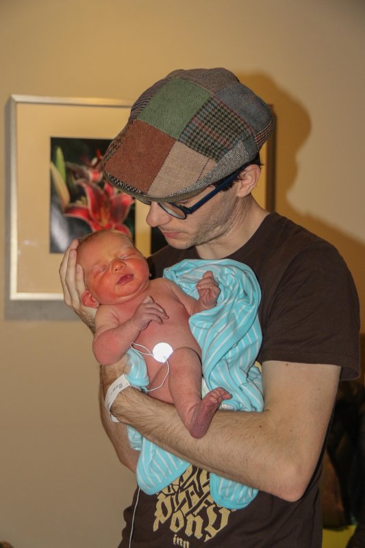 Noah Felix 1 day old Oct 18 15-5.jpg