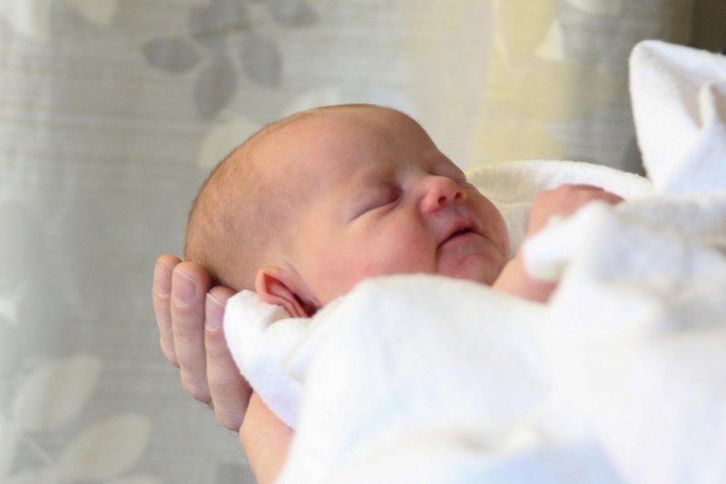 Cora 1 day old with the fam-12.jpg