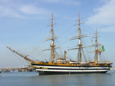 Porto Torres - la nave scuola Amerigo Vespucci 