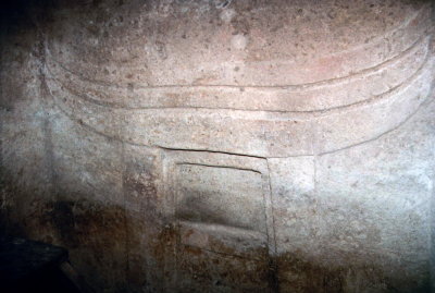 Putifigari - Domos de Monte Siseri Putifigari - Domos de Monte Siseri  (falsa porta sormontata da protomi taurine))