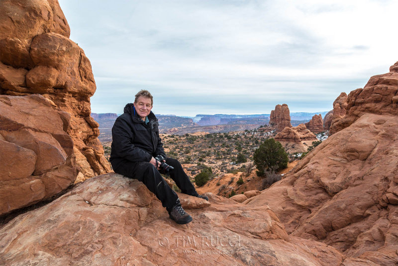 1DX68293 - Sitting in North Window