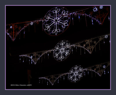 Snow flakes & Icicles Light up the High Street 
