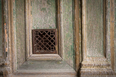 Peephole in front door