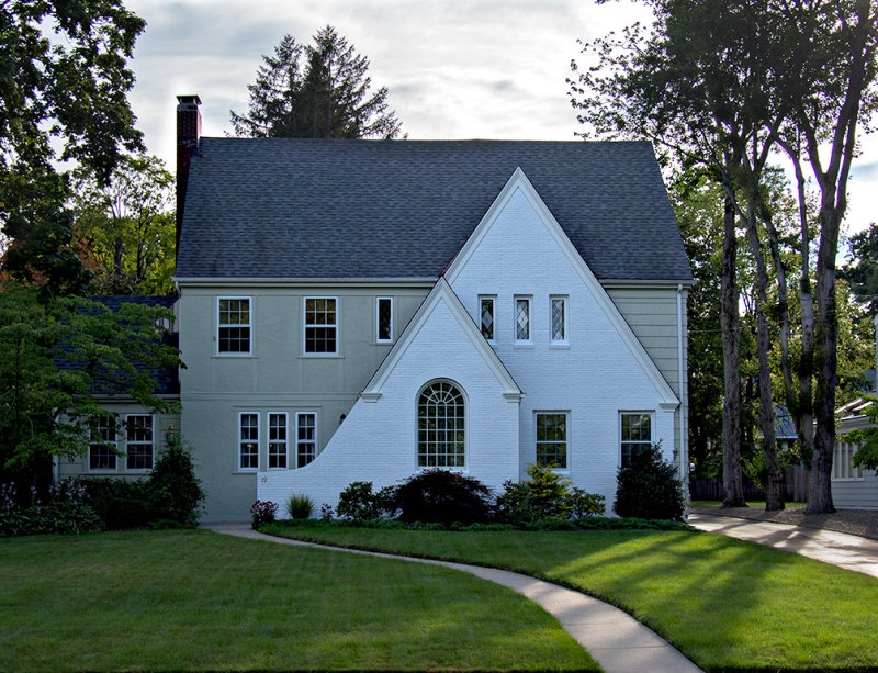 Houses in my neighborhood that strike my fancy. 