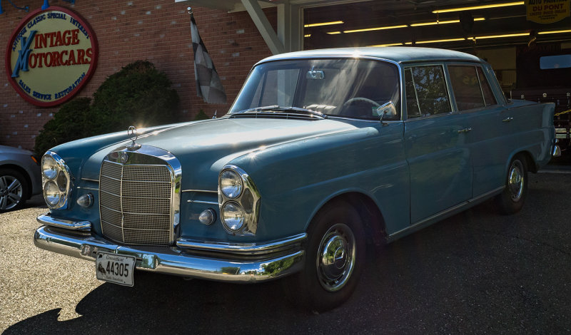 Mercedes Benz 220