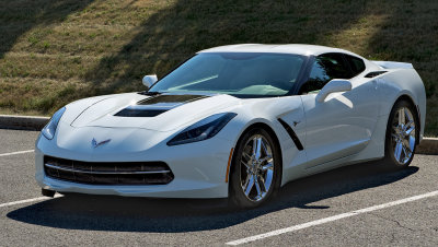 White Chevrolet Corvette 