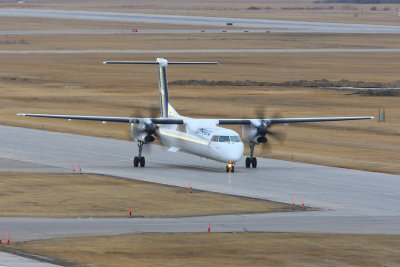 256_3080  WestJet Encore DHC-8 Q400 C-FENY