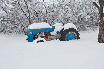 1961 Snow Jan 31  2016 tractor.jpg