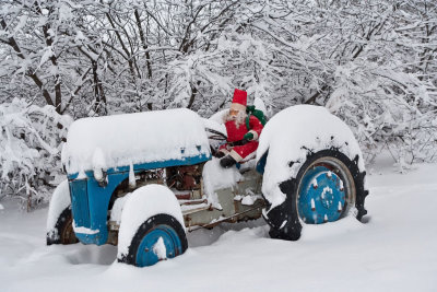 3192 Santa on tractor Christmas 2016.jpg