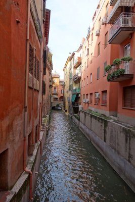 Bologna's one canal