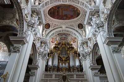 Dom St. Stephen -- world's largest organ