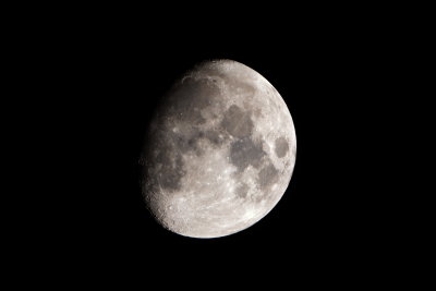 Gibbous Moon 21-Dec-2015