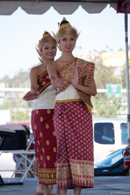 Lao dancers