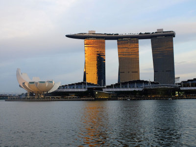 Marina Bay Sands building at sunset