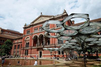 Victoria & Albert Museum, July 2016