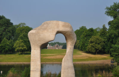 Kensington Palace through Henry Moore