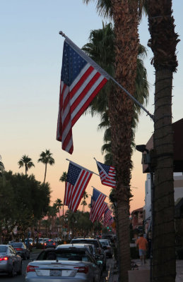 Sunset in fancy El Paseo