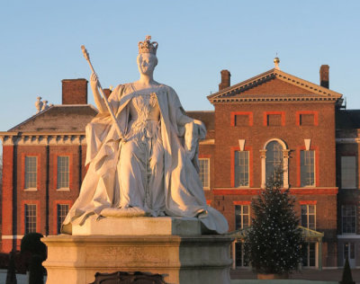 Queen Victoria with her Christmas tree