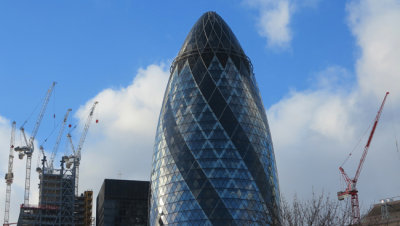 Frantic office building in London
