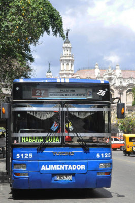 Commuter bus into Havana