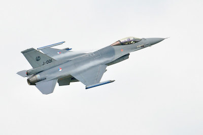 F-16 doorstart