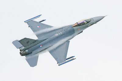 F-16 (doorstart)